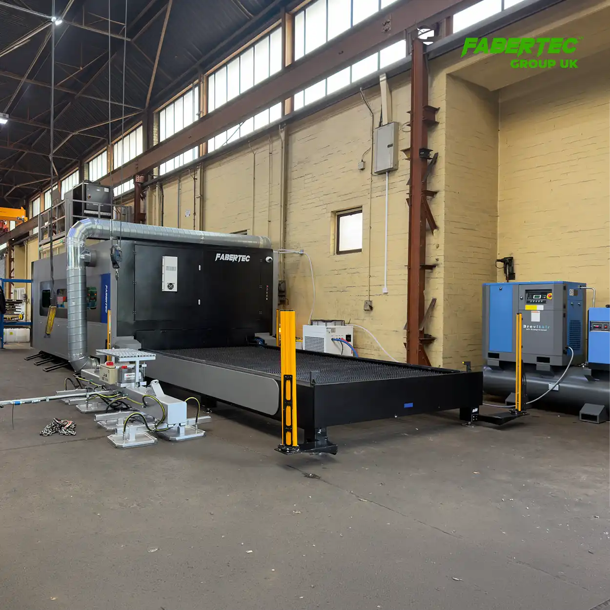 fiber laser 2 x 4 bed size fiber laser machine installed in UK!